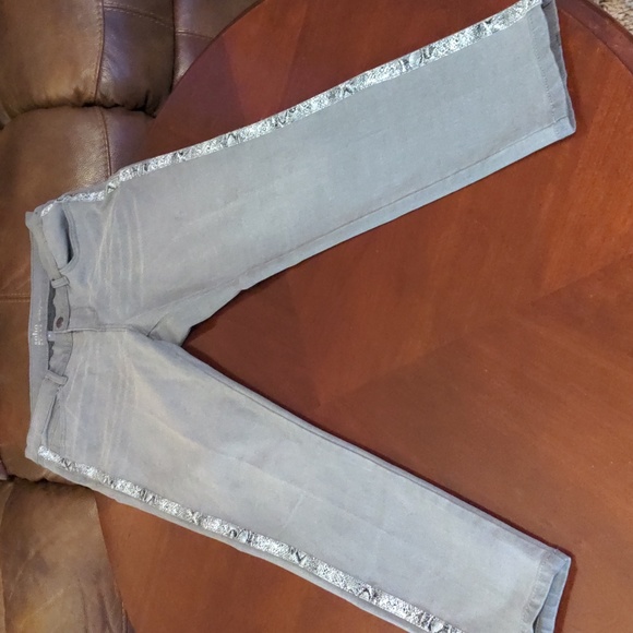 New York and Company Jeans - Picture 1 of 6